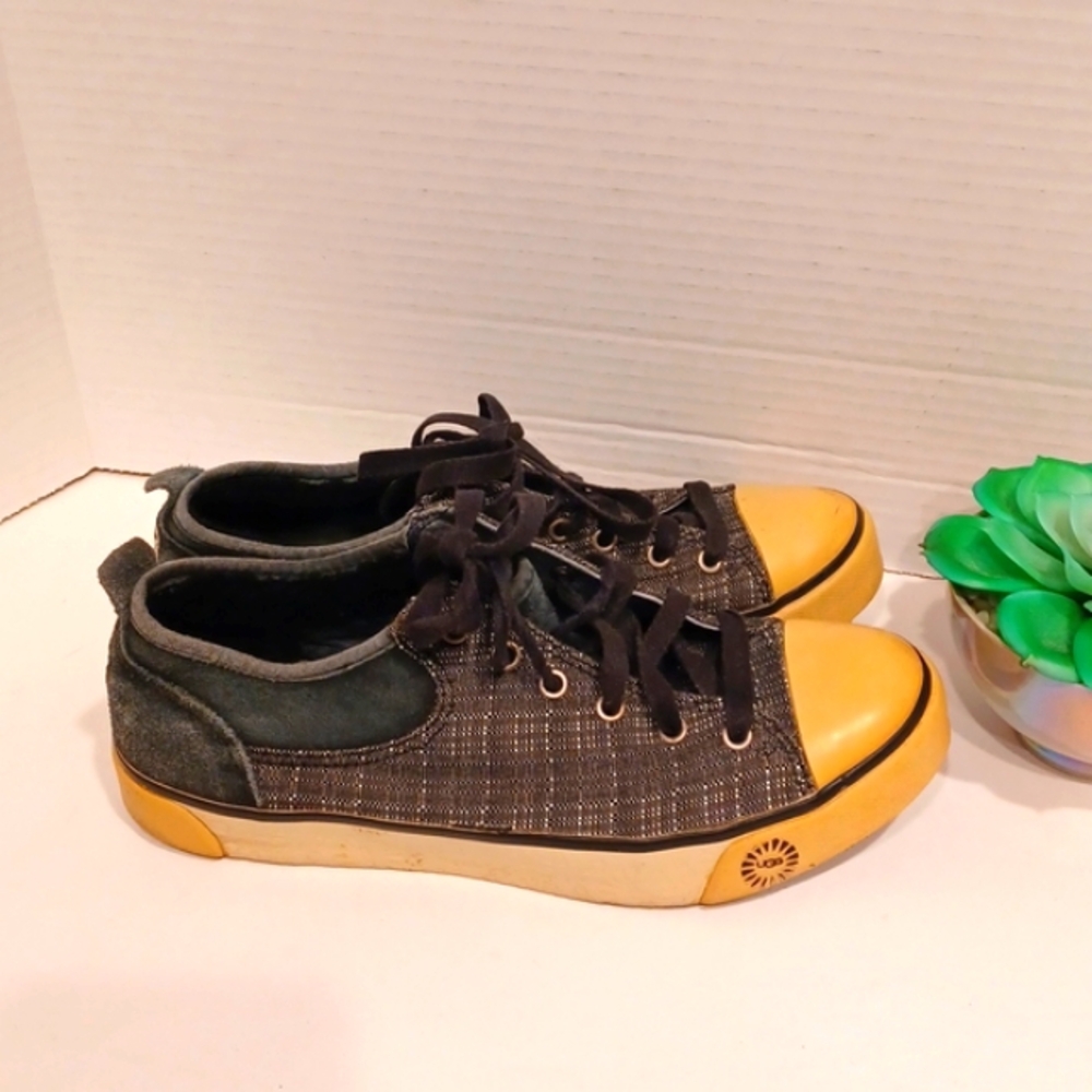 UGG Leather Canvas Lace-up Sneakers Size Women’s 7 Two Toned Steam Punk